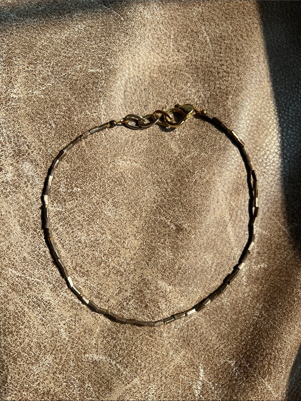 Delicate Gold Tone Beaded Choker - Minimal Link Design